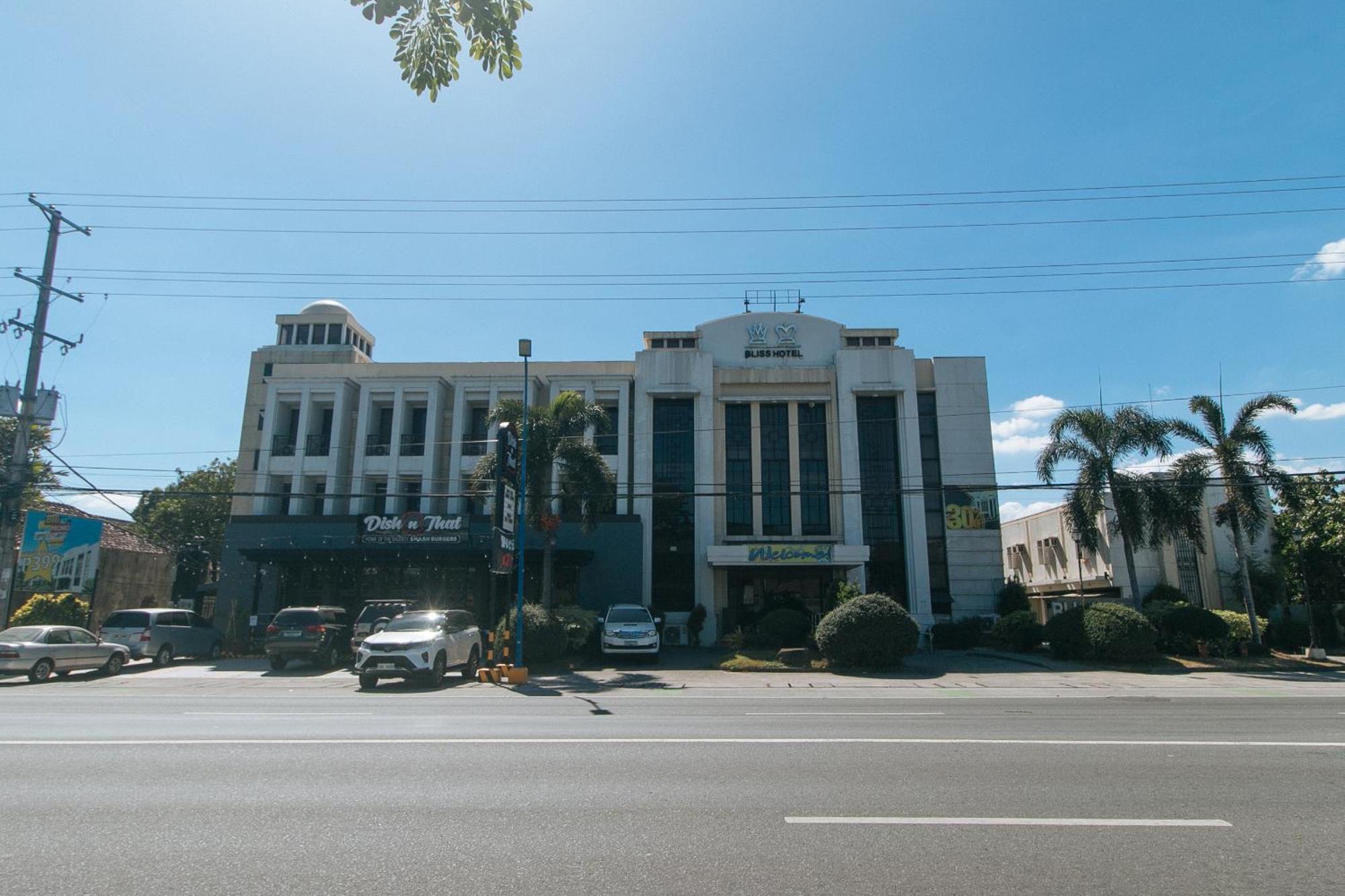 Bliss Hotel San Fernando Pampanga City Екстер'єр фото