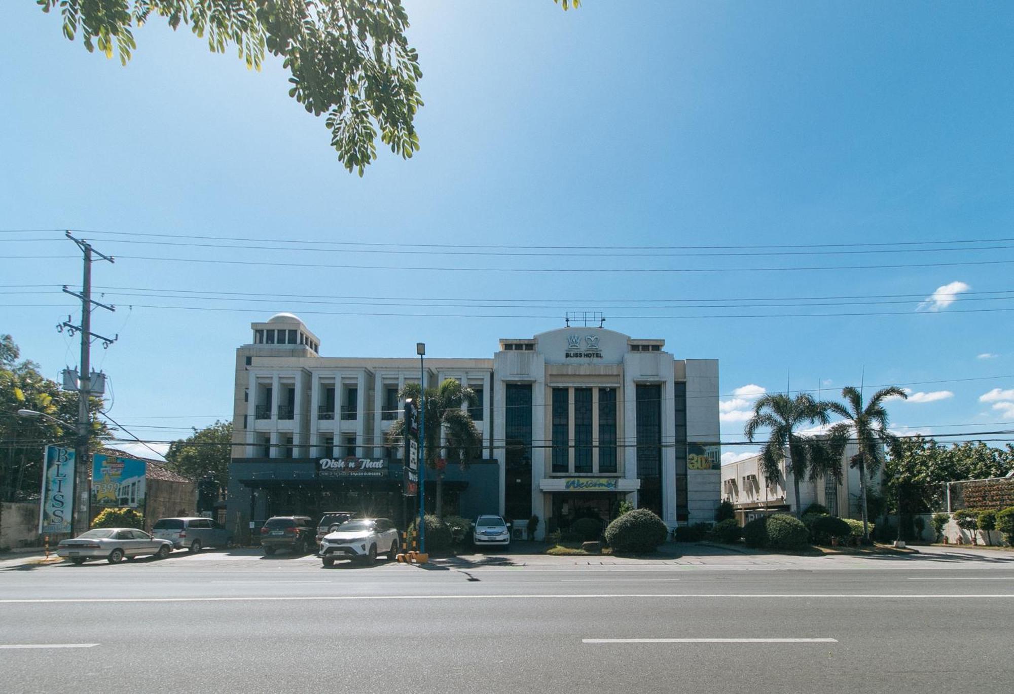 Bliss Hotel San Fernando Pampanga City Екстер'єр фото