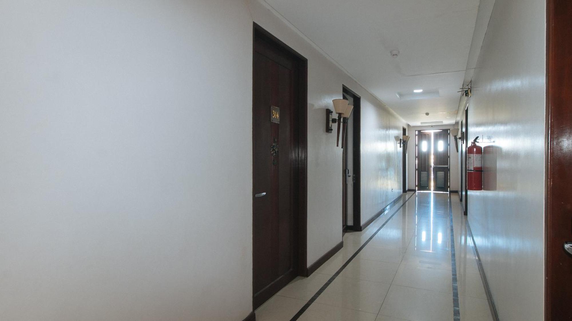 Bliss Hotel San Fernando Pampanga City Екстер'єр фото